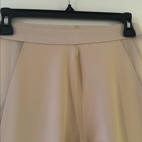 New without tags Alo Yoga highwaist ballet dream legging in macadamia - Picture 8 of 12